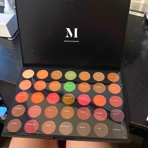 eyeshadow palette